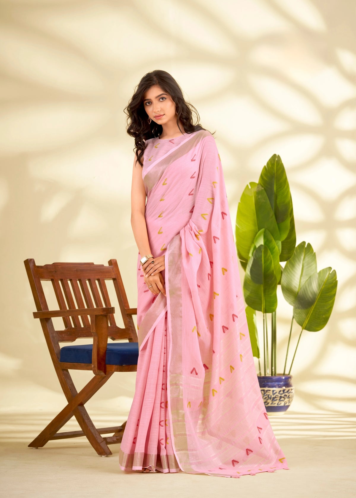 Pink Handloom-Style Weaving Linen Silk Saree