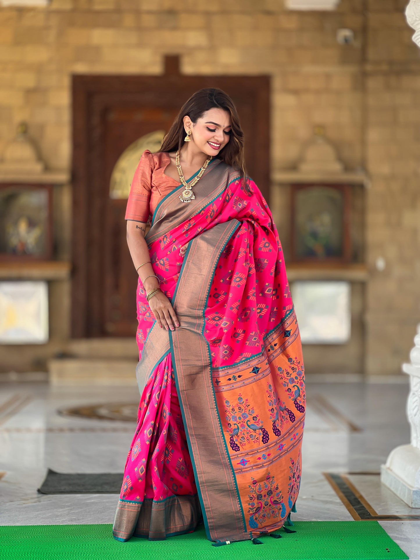 Elegant-Soft-Pethani-Silk-Saree-with-Zari-Weaving-Meenakari-Design-and-Rich-Pallu