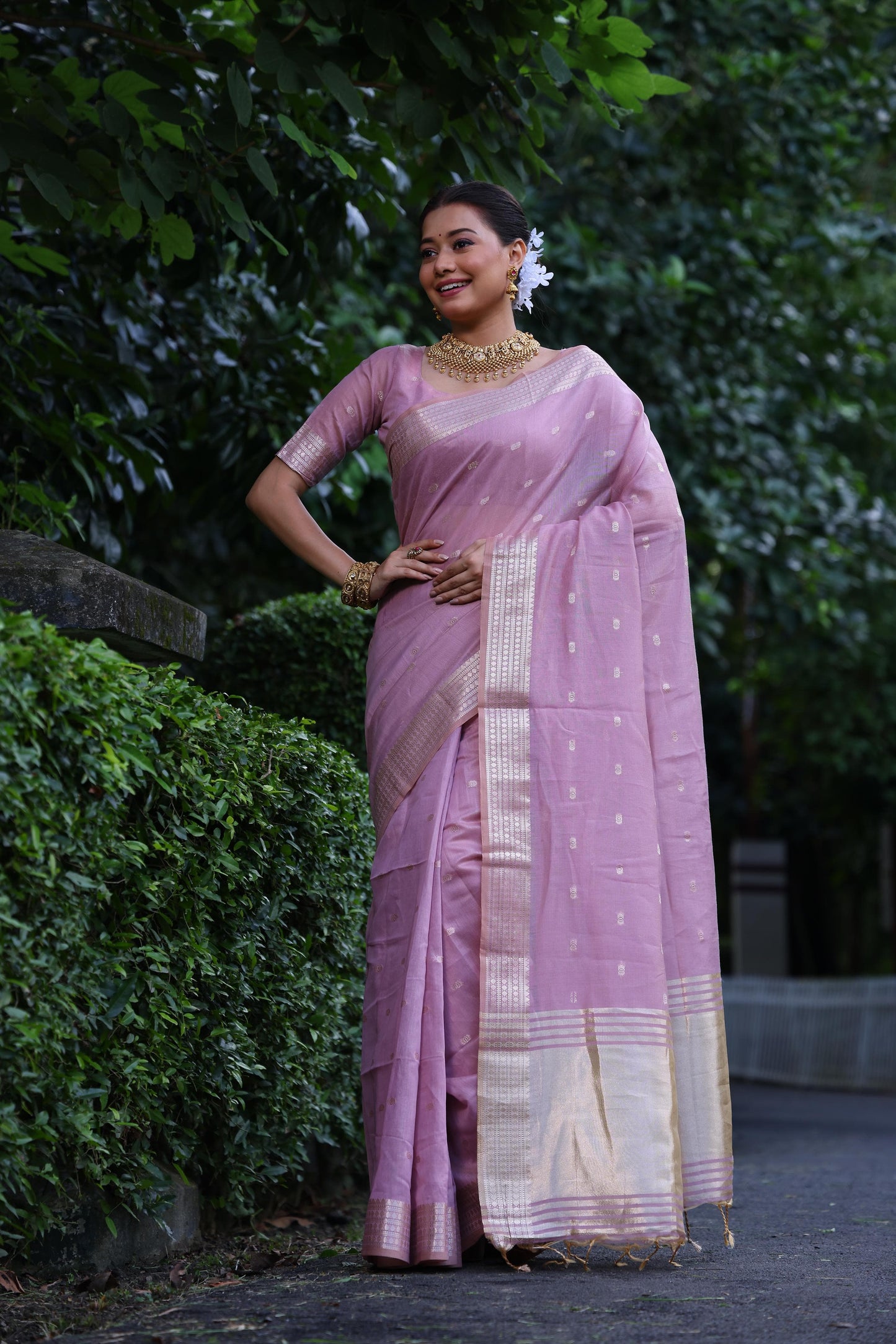 Designer Tissue Silk Saree with Intricate Zari Butties & Pallu