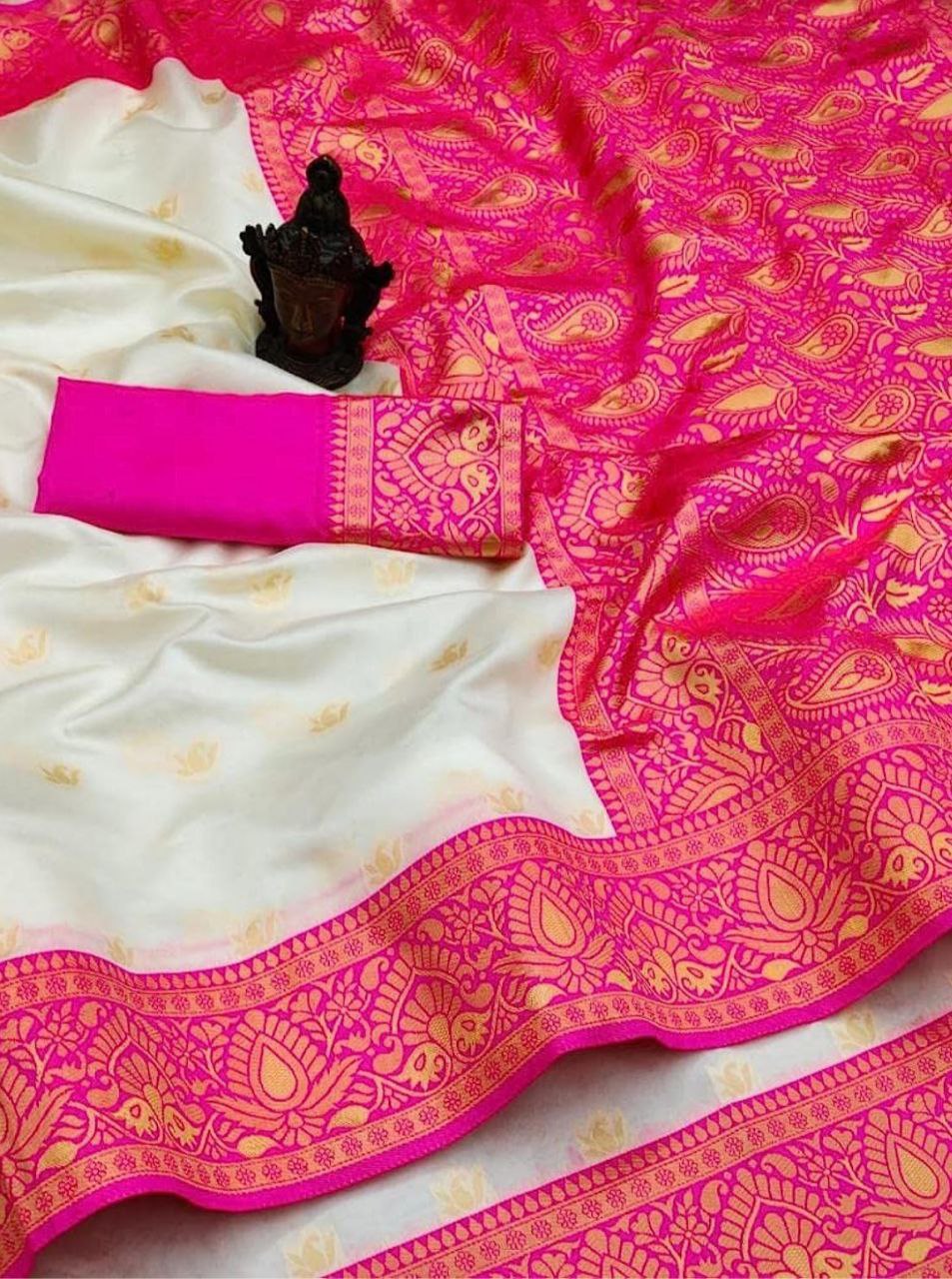 Elegant Soft Lichi Silk Saree with Rich Pallu & Jacquard Work