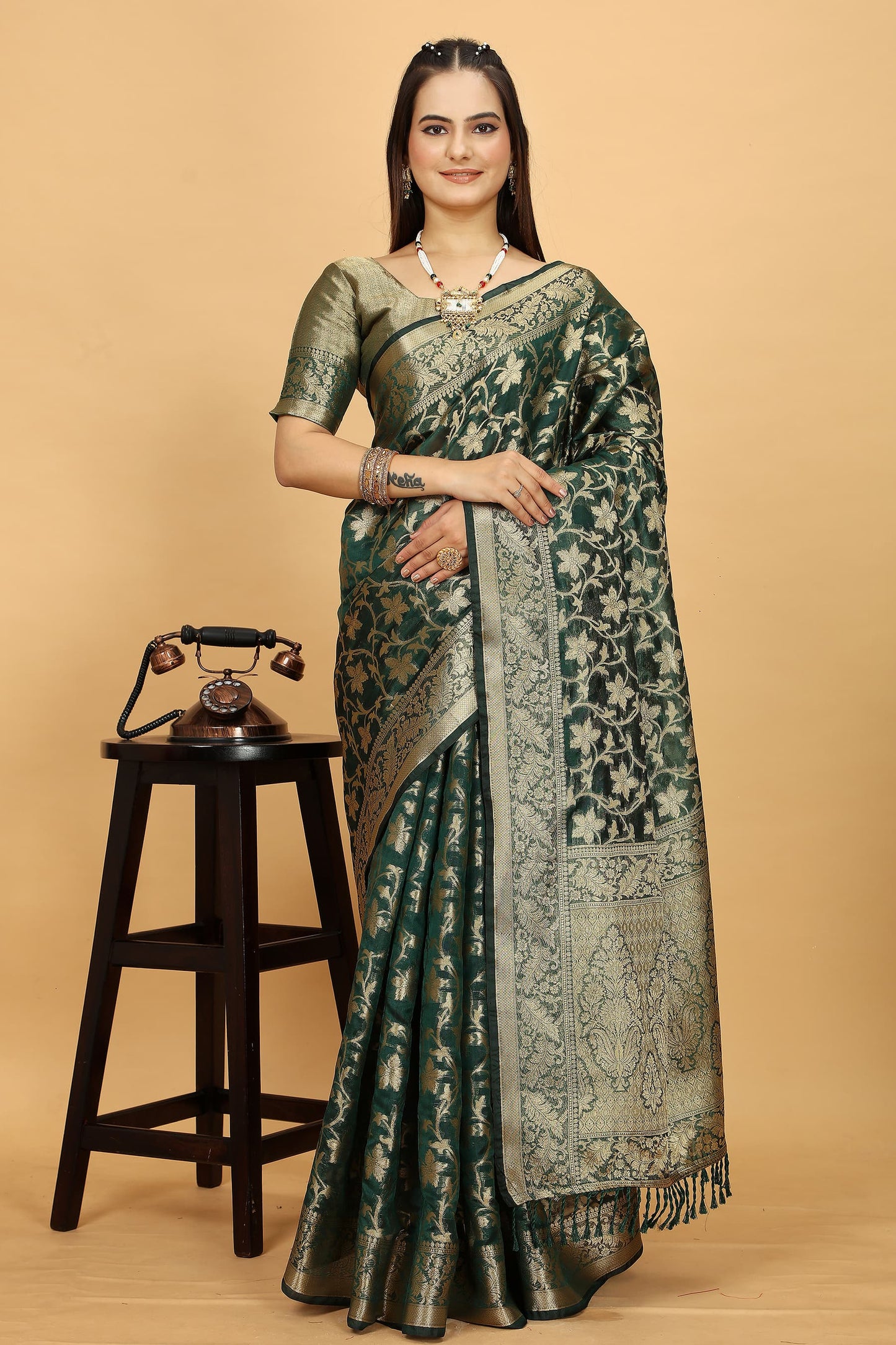 Exquisite Soft Organza Saree with Intricate Jari Design 