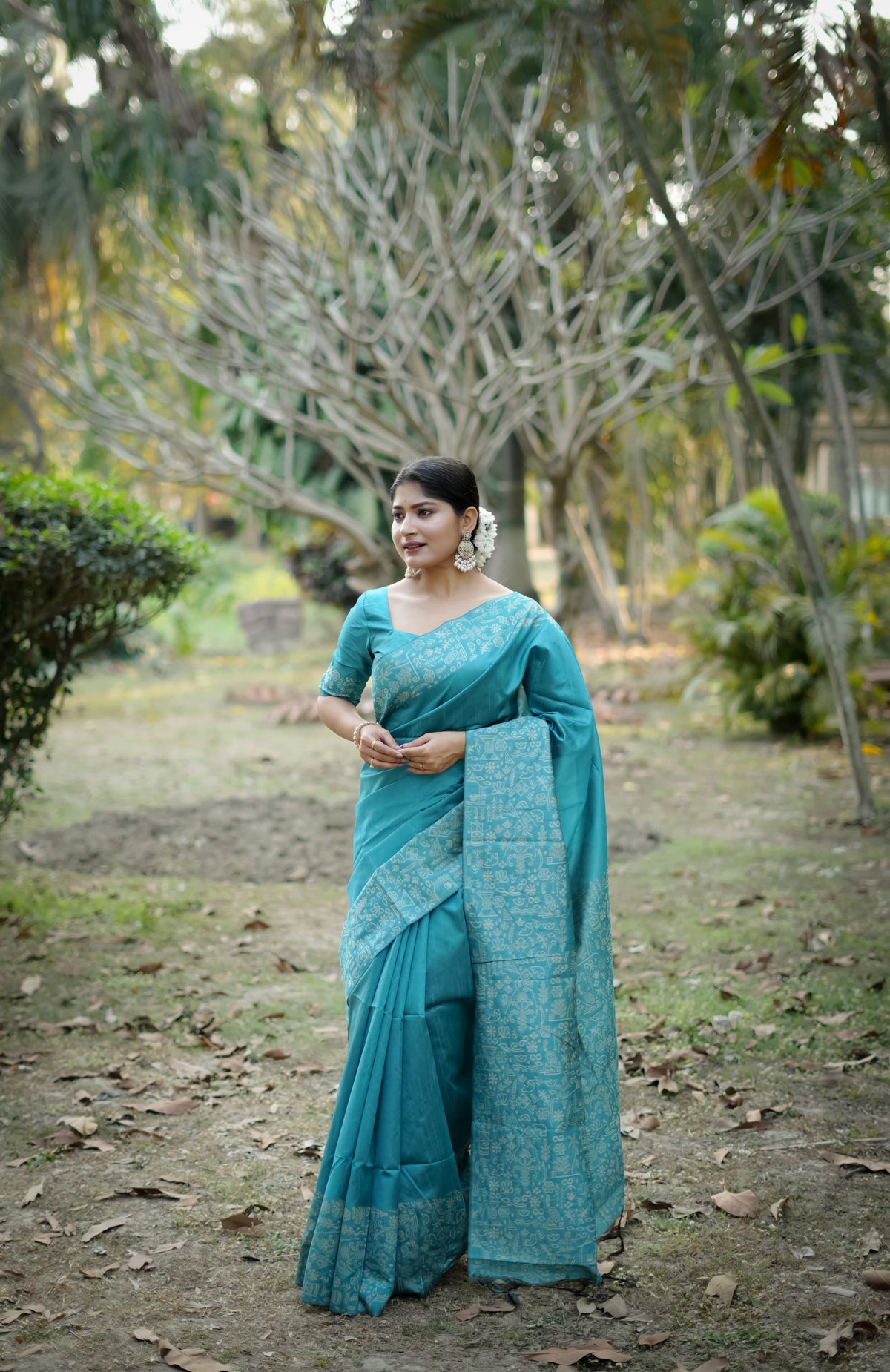 Blue Gala Border Pattern Raw Silk Saree