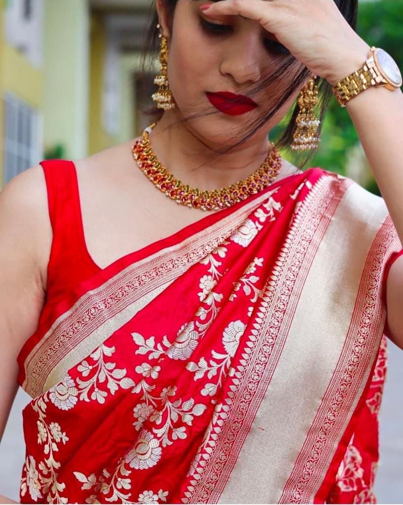 Stunning Red Soft Lichi Silk Saree with Intricate Jacquard Work and Rich Pallu