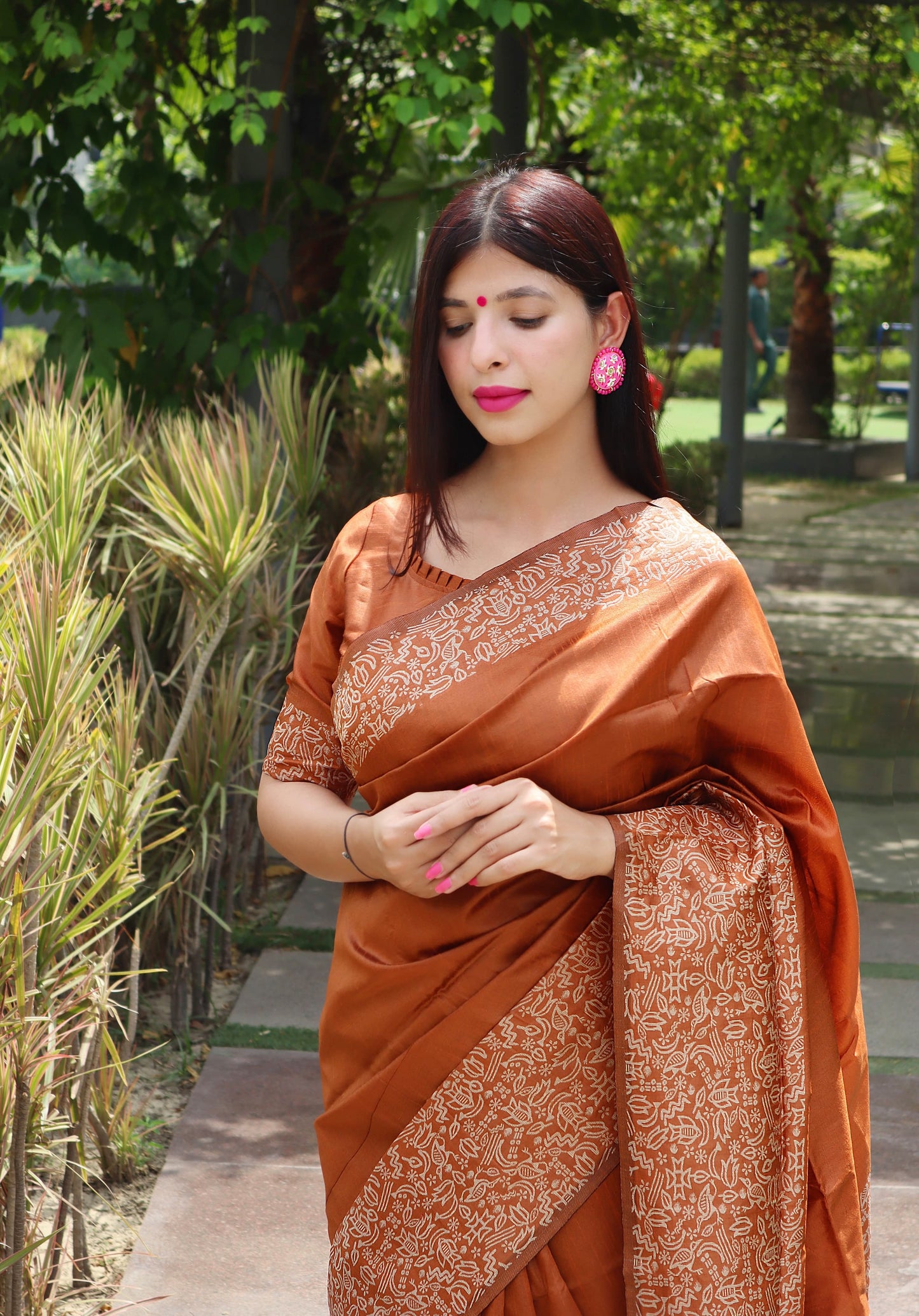 Metallic Brown Warli Weaving Soft Banglori Raw Silk Saree with intricate handloom design, ideal for reception, sangeet, and festive occasions.