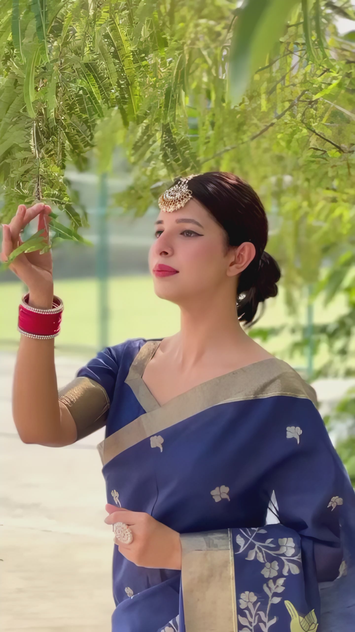 navy-floral-embroidered-saree-outdoor-shoot